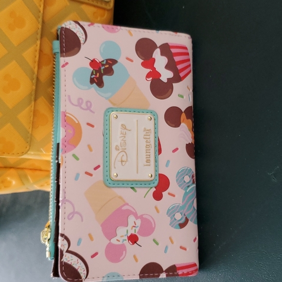 Loungefly cupcake backpack with wallet - Picture 2 of 6